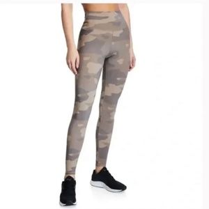 ALO Yoga High Waist Vapor Leggings - Putty (Camo) Size Medium